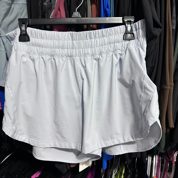 Track that short - Picture 1 of 3